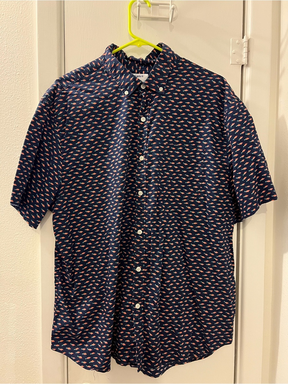 Old Navy Navy Short-Sleeve Button-Down with Coral Fish Print